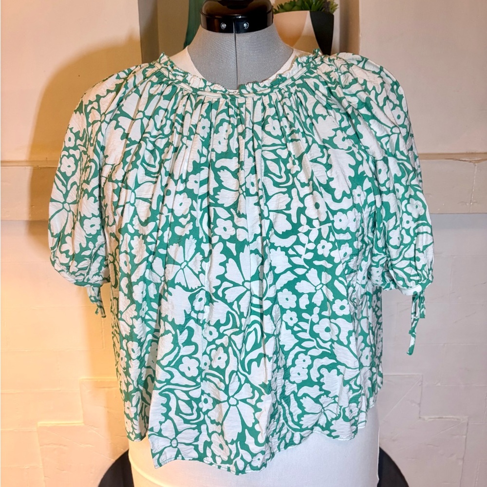 LOFT Green and White Floral Blouse